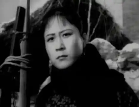 闪闪的红星冬子妈,李雪红他在特区与老公演夫妻同片飙戏
