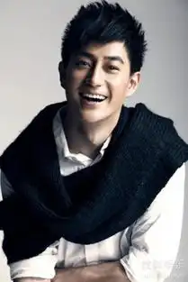 赵楚仑签约小马奔腾强强联手欲缔造新辉煌
