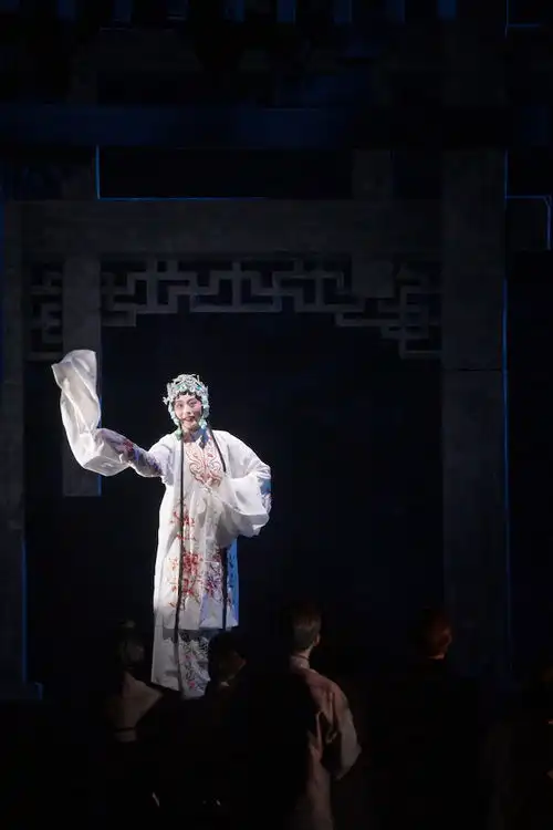 76年后美琪大戏院又迎梅兰芳,音乐剧梅展开一场跨时光的对话