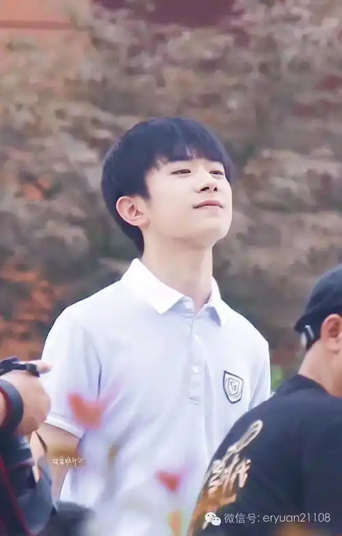 易烊千玺拍摄我们的少年时代高清
