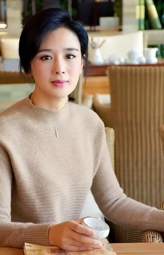 纯男主戏的觉醒年代发现了一枚亮色隐藏的宝藏周显欣
