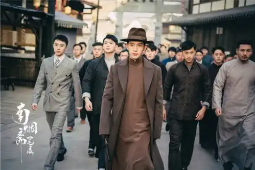 南烟斋笔录曝剧照刘亦菲井柏然神情坚毅不妥协
