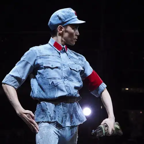 三年百场,千锤百炼上芭全新闪闪的红星明晚登陆上海
