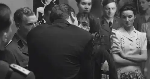 辛德勒的名单幕后那些事,伏地魔十分敬业,红衣女孩真有其人