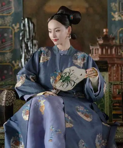 张嘉倪延禧攻略开播,晒自拍照,网友却要看紫菱和绿萍同框
