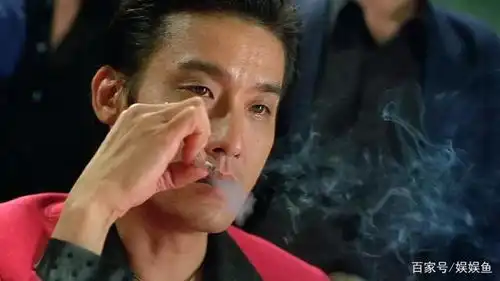 男明星抽烟,鹿晗忧郁,华晨宇陶醉,朱一龙唯美,只有他最无敌照片剧照feel
