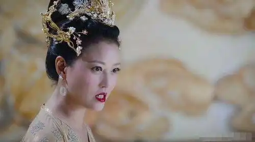 美到刚刚好周海媚在香蜜沉沉烬如霜里惊艳亮相,气场十足
