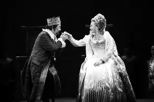 凯丽谈哈姆雷特总想给观众点惊喜
