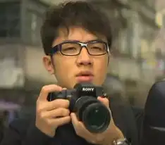 王祖蓝毕打自己人剧照
