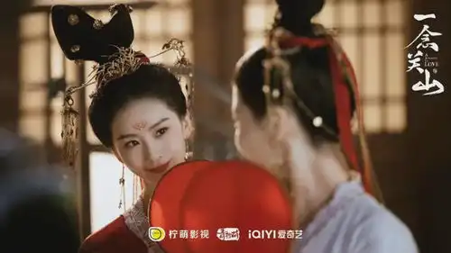 36岁的刘诗诗与35岁的叶青同框,我才明白什么是气质和骨相
