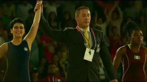 摔跤吧爸爸吉塔终于展现出自己的实力了,这个是别人左右不了的
