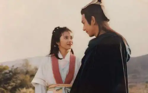 金庸剧中的甜妹何美钿,一个钟灵,加上一个仪琳,就能封神
