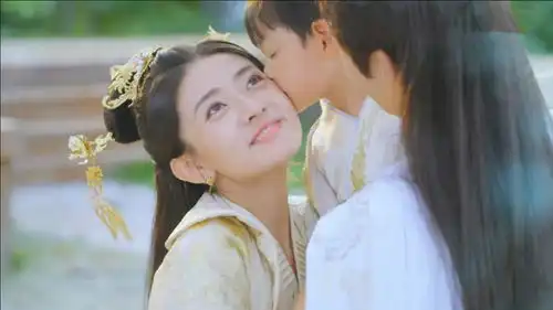 双世宠妃结局曲小檀跟墨连城回到过去,一家三口终于团聚