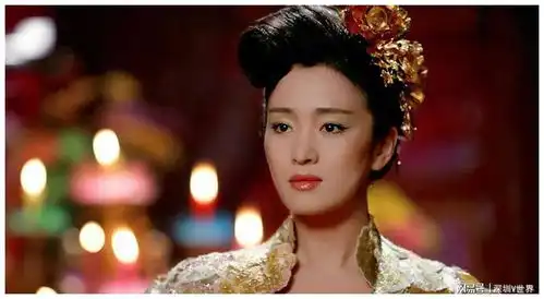 14年前的满城尽带黄金甲,尺度过大,观众都不敢正眼看女演员
