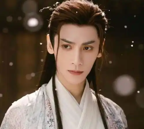 罗云熙的瘦,白鹿的老,陈都灵的疲,让长月烬明开篇就陷争议
