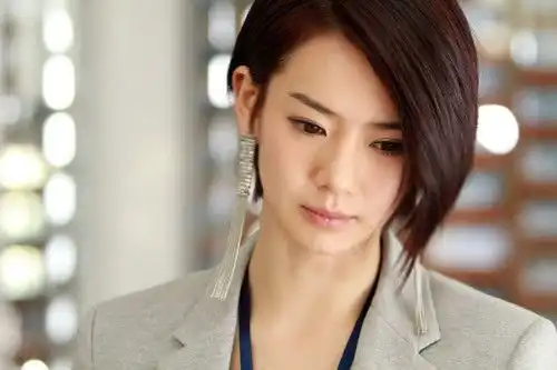 杨幂旧照显清纯可爱,戚薇仍然一股霸气美,看到张檬时果断爱了
