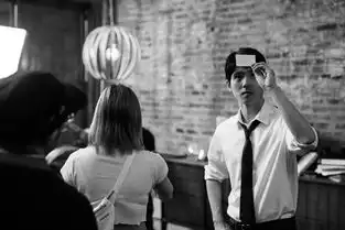 美宝莲纽约唐人街探案2嗨翻纽约神探刘昊然现场探案点唇成金
