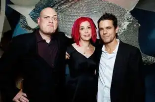 丹麦女孩feel黑客帝国导演兄弟双双变性成姐妹