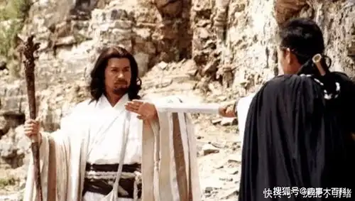 金庸笔下最牛配角,两次削弱他武功仍是一流,连徒弟也是武林神话