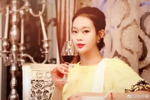 赵丽颖妹妹赵丽媚出道娱乐圈拍戏
