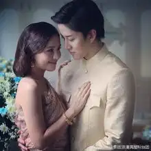 泰版浪漫满屋mike手捧蛋糕为aom庆生两人私下同游照曝光图
