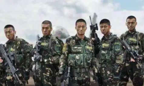 普通士兵禁止在战场上捡枪,为何特种兵可以捡老兵说出其中区别
