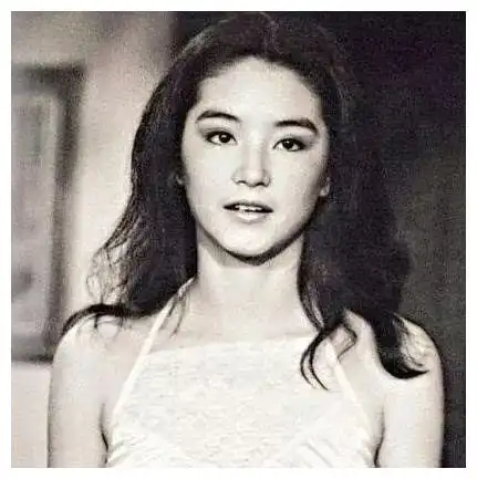 66岁林青霞火上热搜一张旧照美的惊人网友美人终将迟暮
