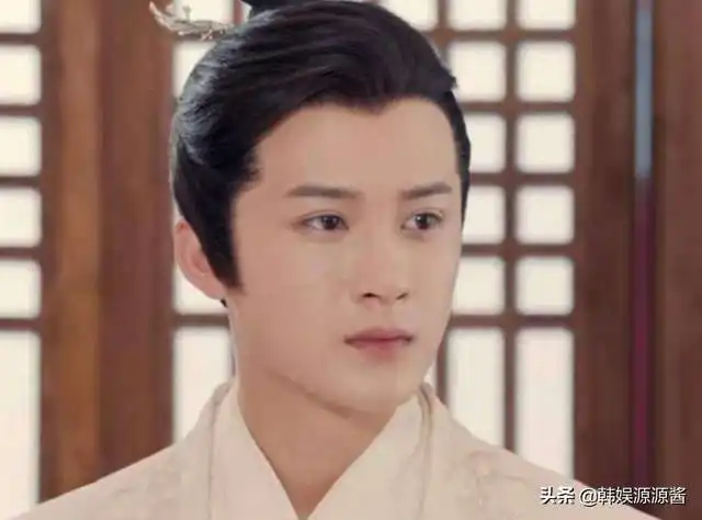 檀健次出道十年不温不火,三十岁追光迎来人生巅峰