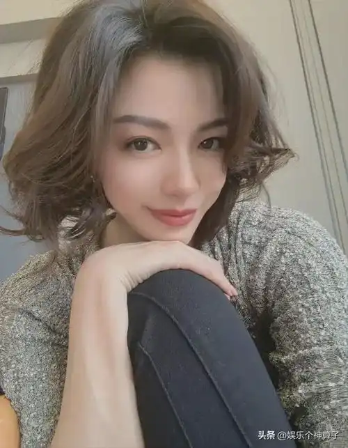 演员魏嘉再发文,晒与高亚麟短信截图,称爆料为了给孩子上户口
