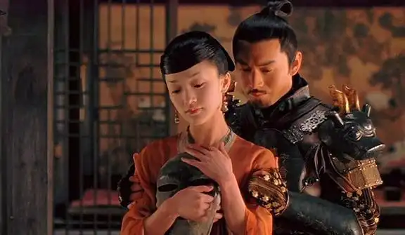 夜宴与满城尽带黄金甲独特的解读与赏析,影像魅力交汇