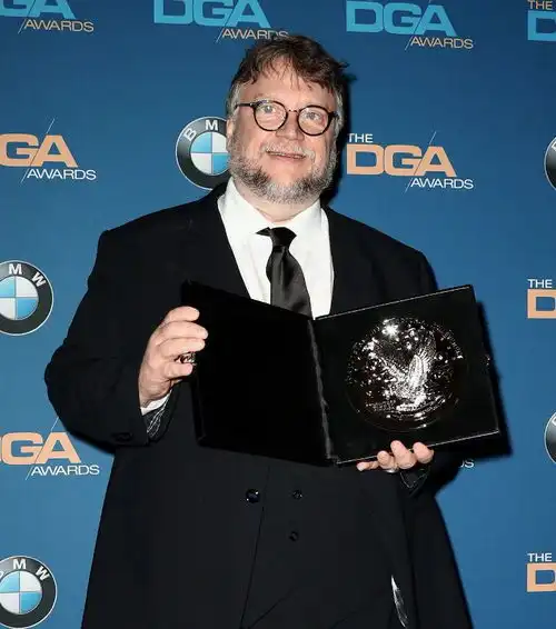 水形物语导演斩获美国导演工会奖至暗时刻主演获得圣塔芭芭拉国际电影节最高荣誉
