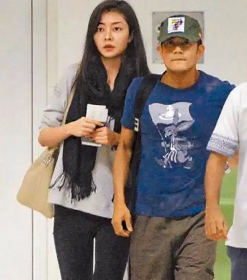 凭借叶问大火,和天王一吻定情,最后嫁豪门生下姐妹花
