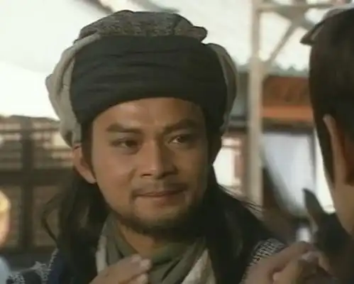 因不满造型被黄日华顶替,而黄日华成为大明星,他却靠开出租生活
