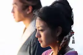 倚天再曝新剧照安以轩与邓超唯美依偎
