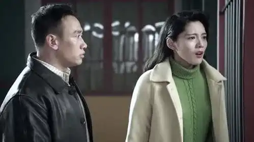 远方的山楂树赫男和好友在车站找天翼,进站台找了一圈也没找到