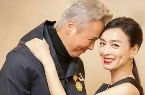 当年发誓不会再娶别人的他,为何不惜背负骂名,也要与张庭在一起
