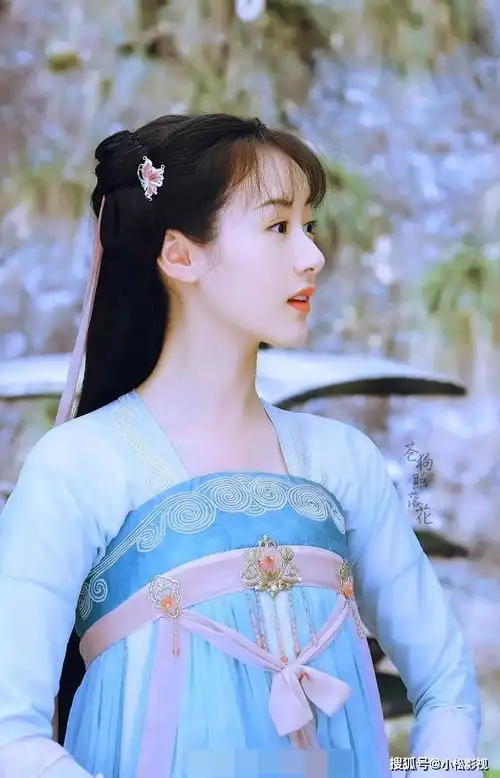 琉璃美人煞女主精修海报颜值和剧里实际颜值差别有点大
