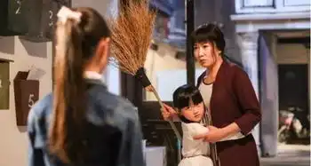 作为杨洋初恋李易峰绯闻女友的李沁为何还不如与自己极为相像的孙怡发展好
