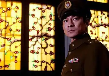 林宥嘉低调入伍引轰动明星罕见军装造型