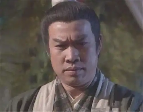 生活不易,当有鱼头云精神
