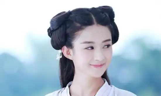 朱之文成名回馈家乡,村民不满足,赵丽颖吃力不讨好
