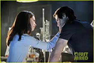 cw翻拍美女与野兽精美剧照曝光画面绝美高清