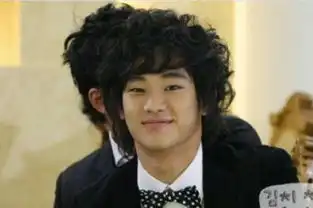 男神是如何养成金秀贤承认整容各时期剧照曝光
