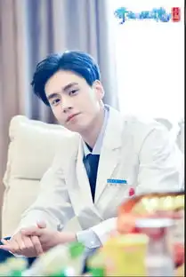 来看看谁是你的白大褂男神胡一天王凯上榜,看到肖战一眼误终生
