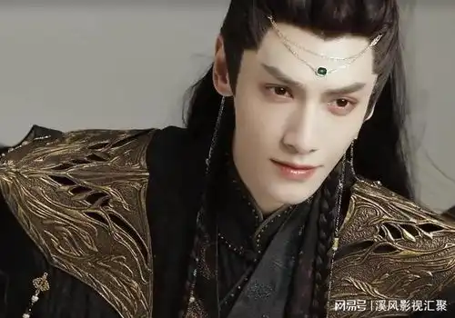 长月烬明新造型曝光,罗云熙的魔神帅哭,白鹿最爱桑酒婚服
