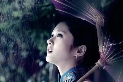 雨巷诗人戴望舒,45岁抑郁而终,3位爱人为何全部出轨,离他而去