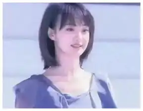 几张图片看郑爽,整容前后一样的清纯阳光,网友不一样的是笑容
