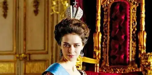 普京一生的偶像,她用34年横扫欧洲,让俄国成为巅峰强国