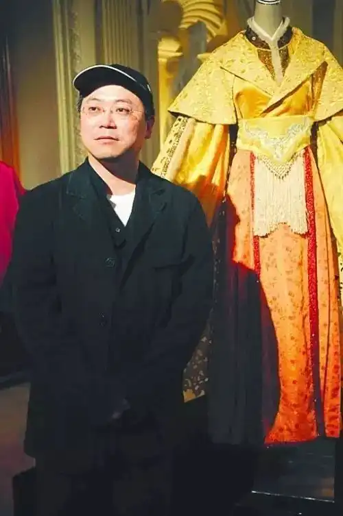 斩获奥斯卡,将章子怡周迅梅艳芳化为真绝色杨丽萍变为真孔雀,他把极致东方韵味带向世界,让中国影视美出新高度
