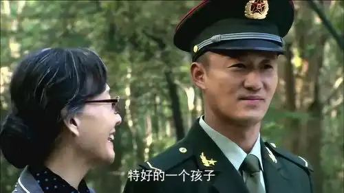我是特种兵奶奶拉着美女首长就介绍,何晨光这都是第三个了
